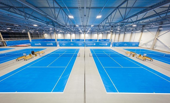 Sports Center en Estonie, a installé les produits Raccorderie Metalliche de la gamme steelPRES en acier au carbone pour le système de chauffage