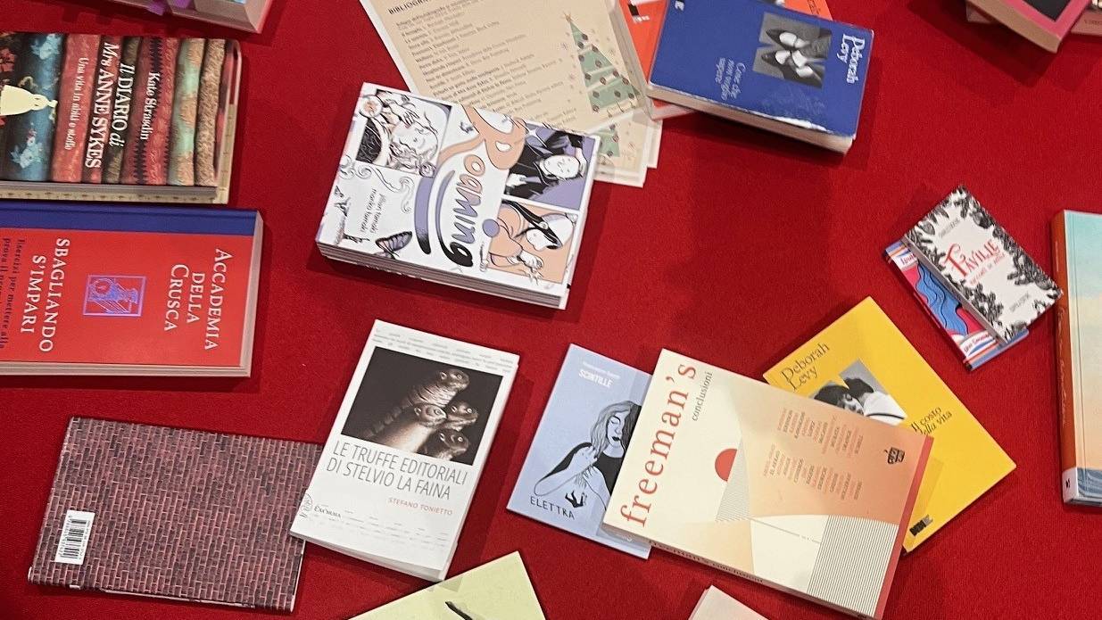 Un libro sotto l'albero – La magia della lettura incontra il Natale