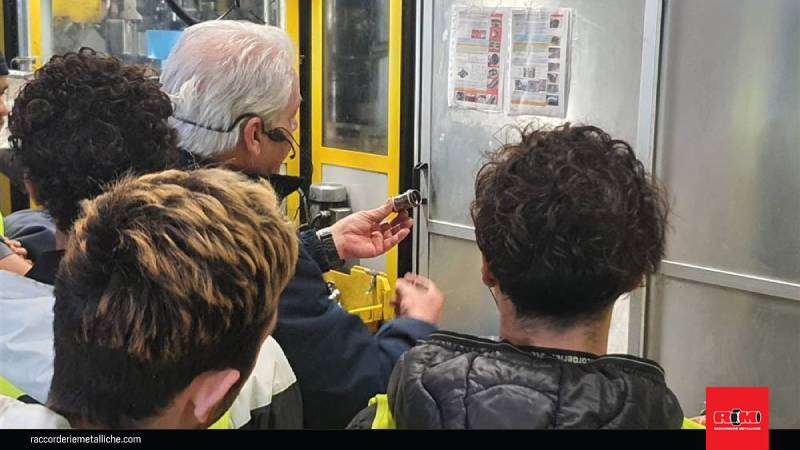 Lezioni, visite e sfide pratiche: due classi dell'IPSIA di Parma in Academy