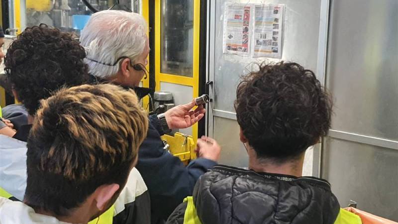 Lezioni, visite e sfide pratiche: due classi dell'IPSIA di Parma in Academy