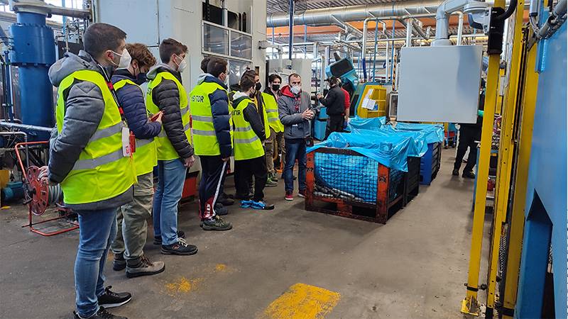 Visita e prove pratiche per gli studenti dell'Istituto Superiore Fermi